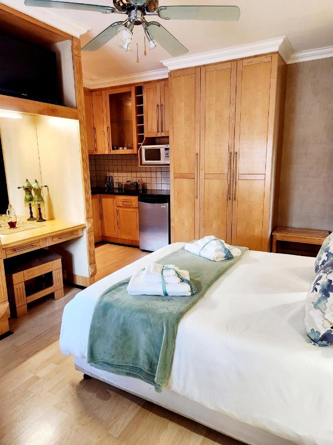 The Wooden Leg Guesthouse クレインモンド エクステリア 写真